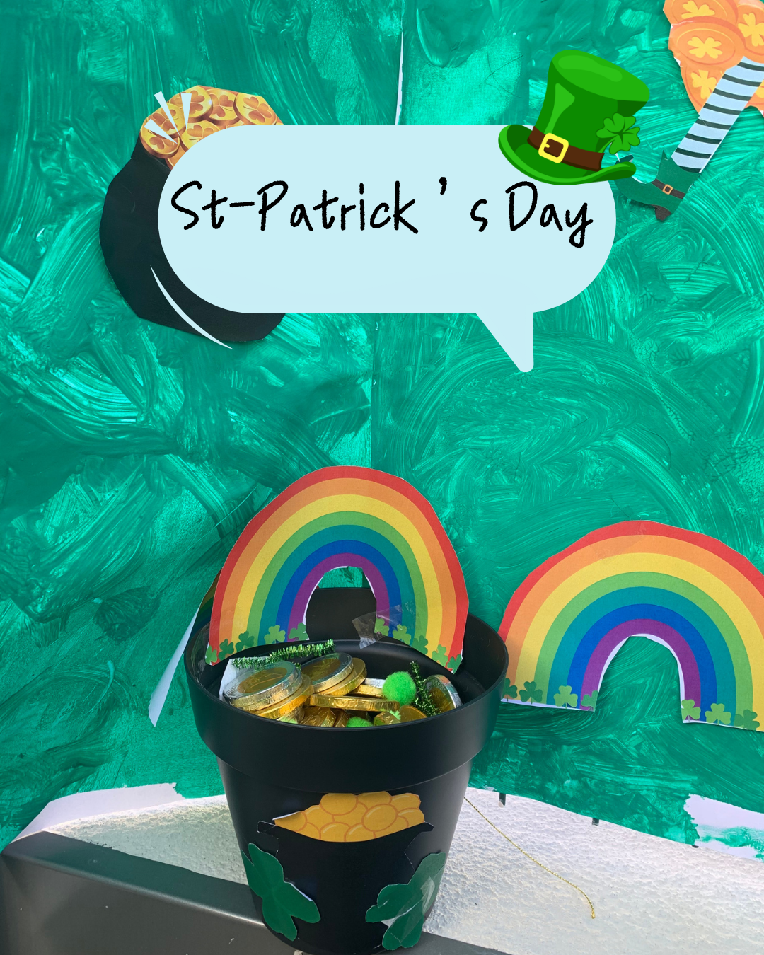 Activité Saint-Patrick en micro-crèche avec des enfants autour de la couleur verte